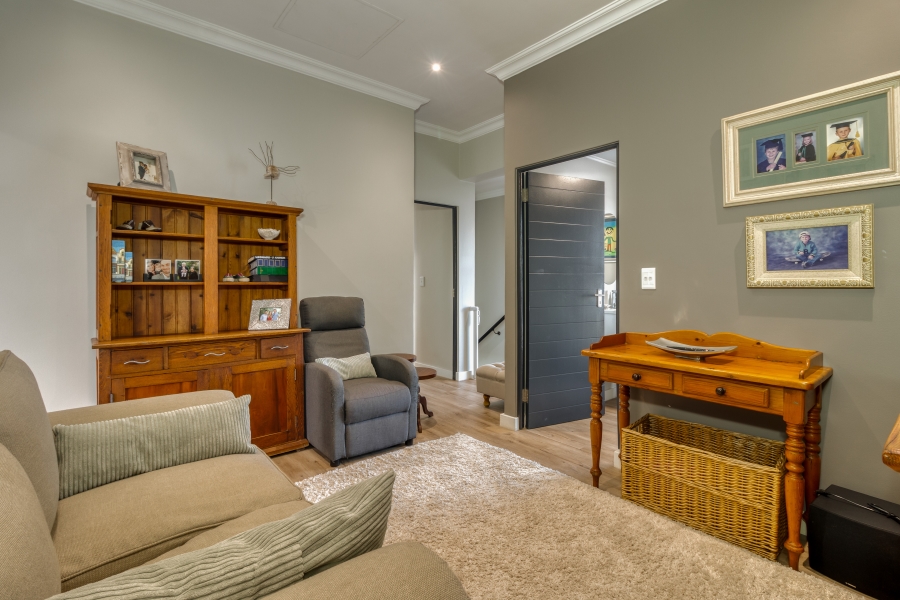 3 Bedroom Property for Sale in Aan de Wijnlanden Western Cape